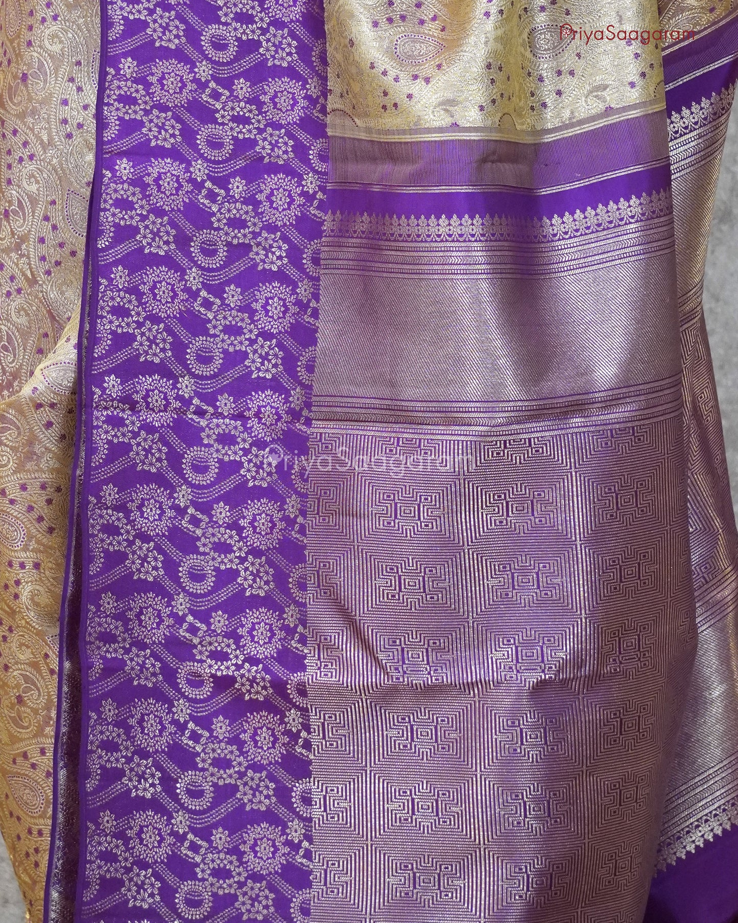 Trombone Beige Contrast Kanchipuram - M2857